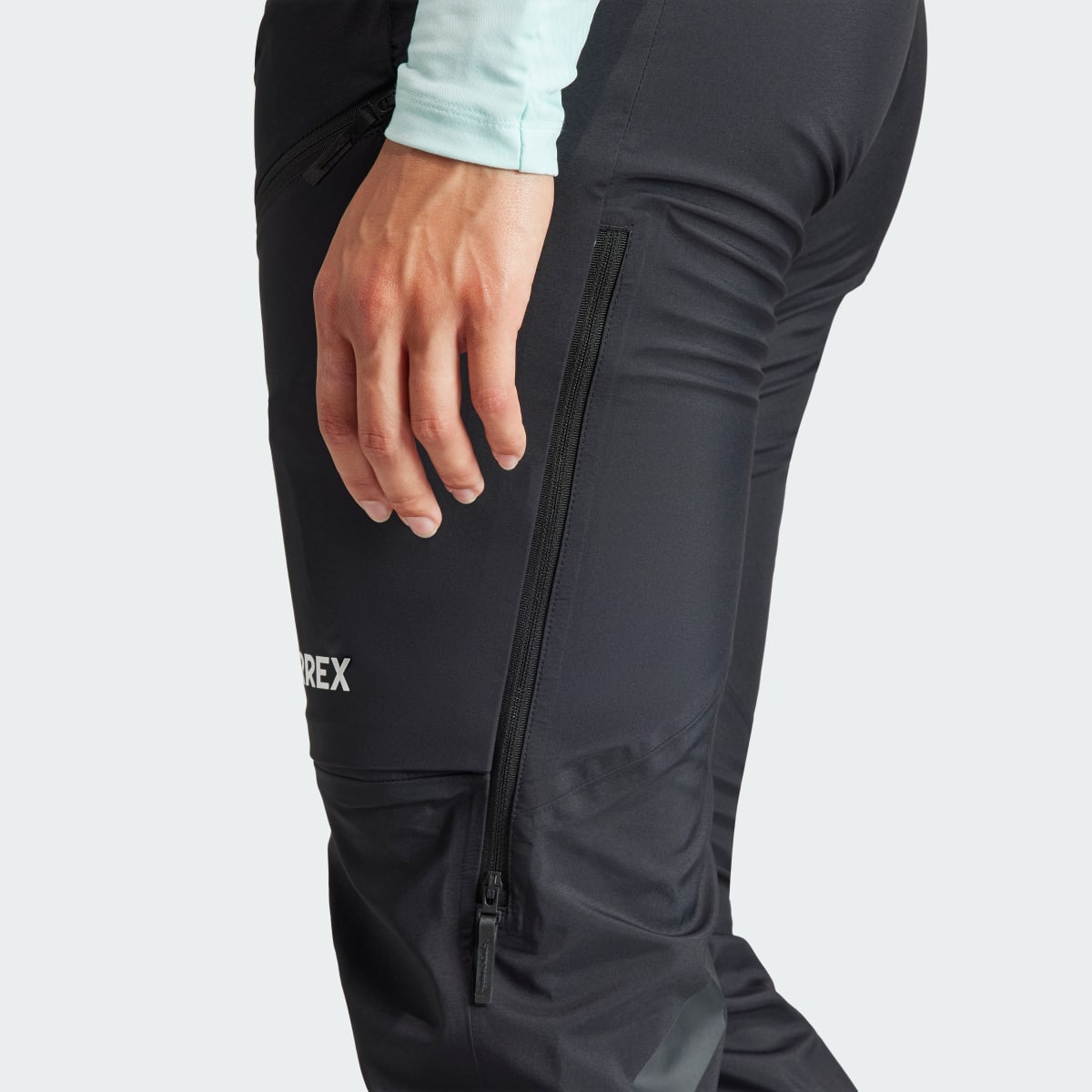 Adidas Pantalon soft shell Terrex Techrock Tour. 9