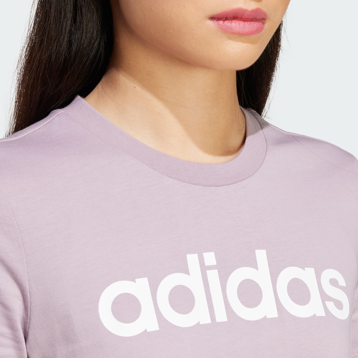 Adidas Camiseta LOUNGEWEAR Essentials Slim Logo. 6