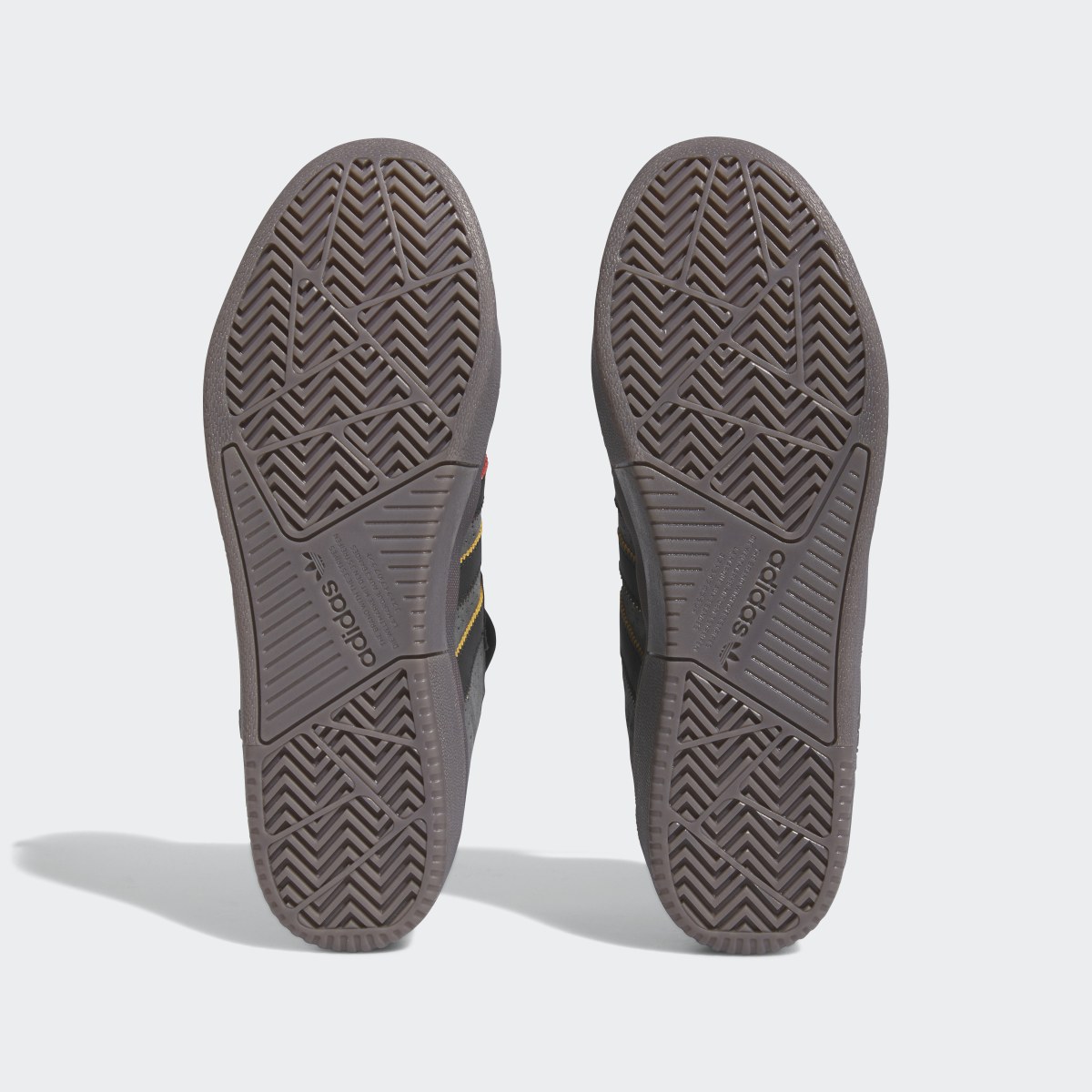 Adidas Tyshawn Schuh. 4