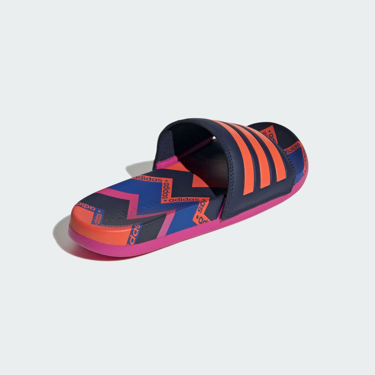 Adidas adilette Comfort Sandale. 6