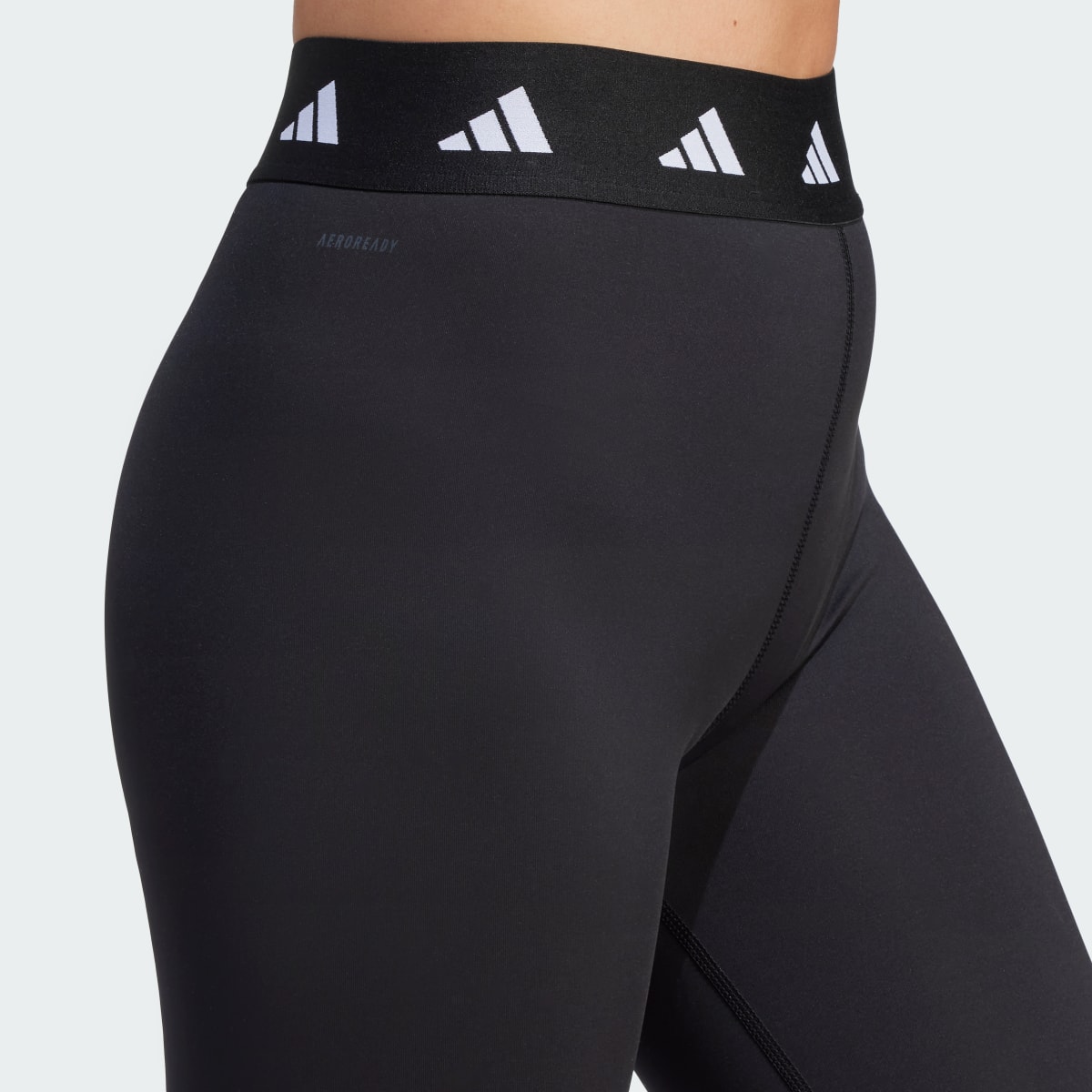 Adidas Legginsy Techfit Capri. 5