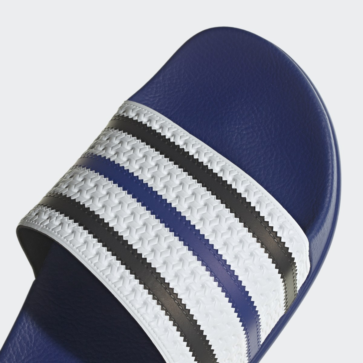 Adidas Chancla Adilette. 9