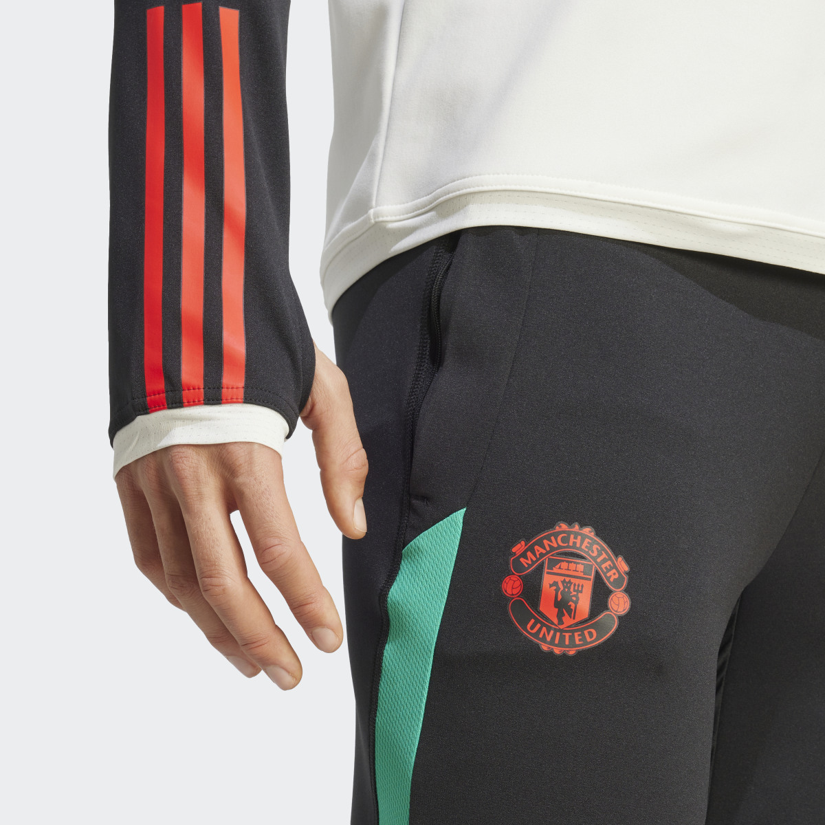 Adidas Manchester United Tiro 23 Training Eşofman Altı. 7