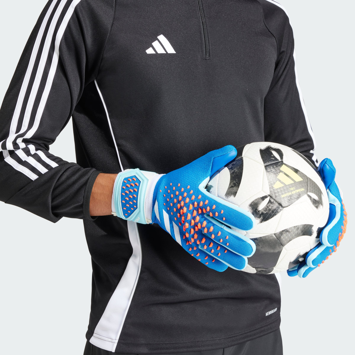 Adidas Predator League Gloves. 6