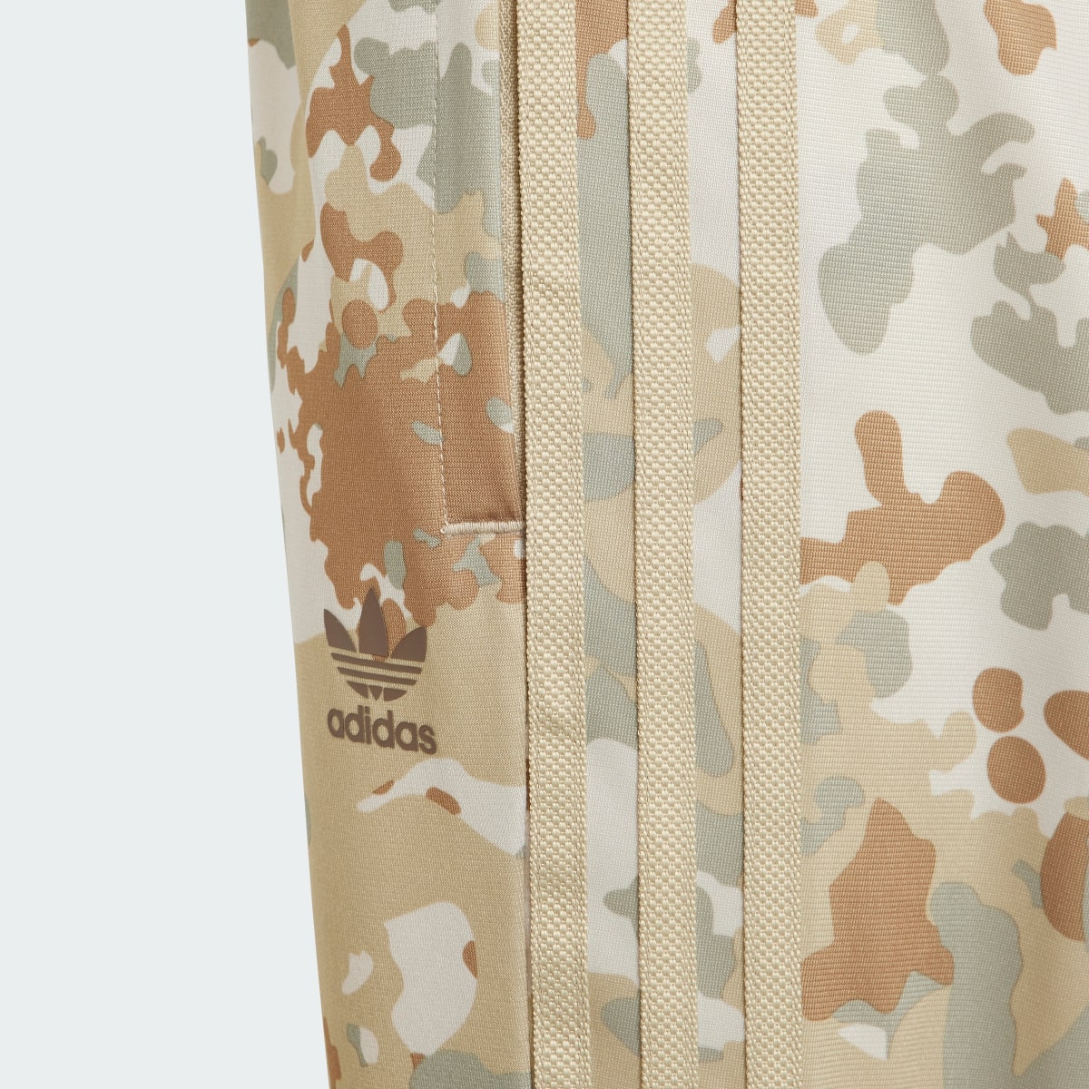 Adidas Dres Camo. 9