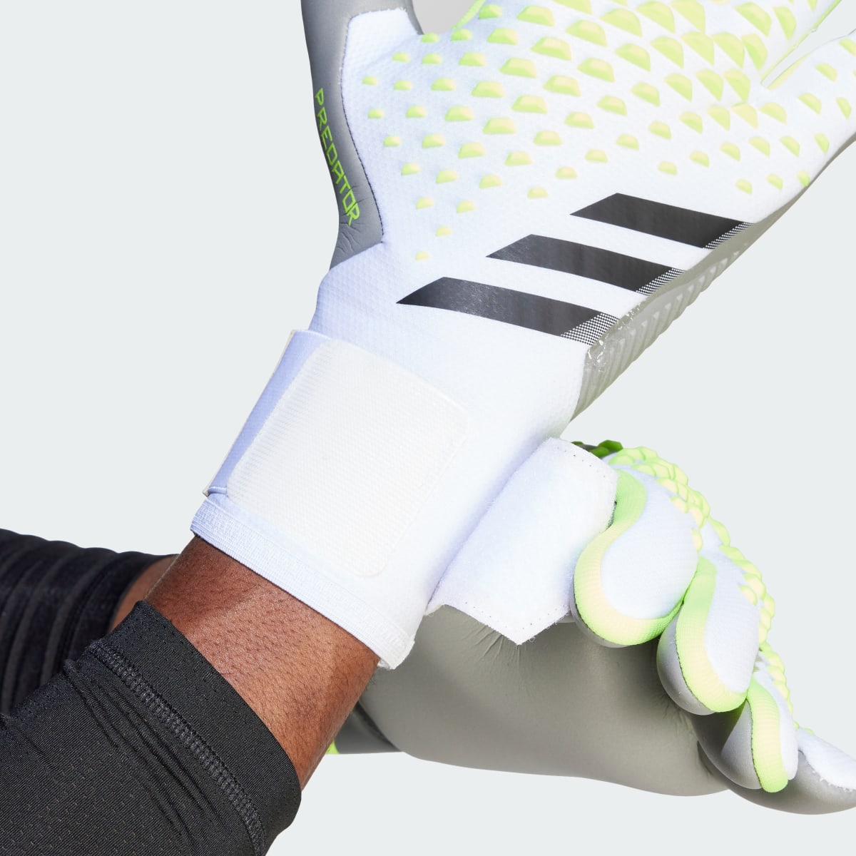 Adidas Predator Competition Gloves. 4