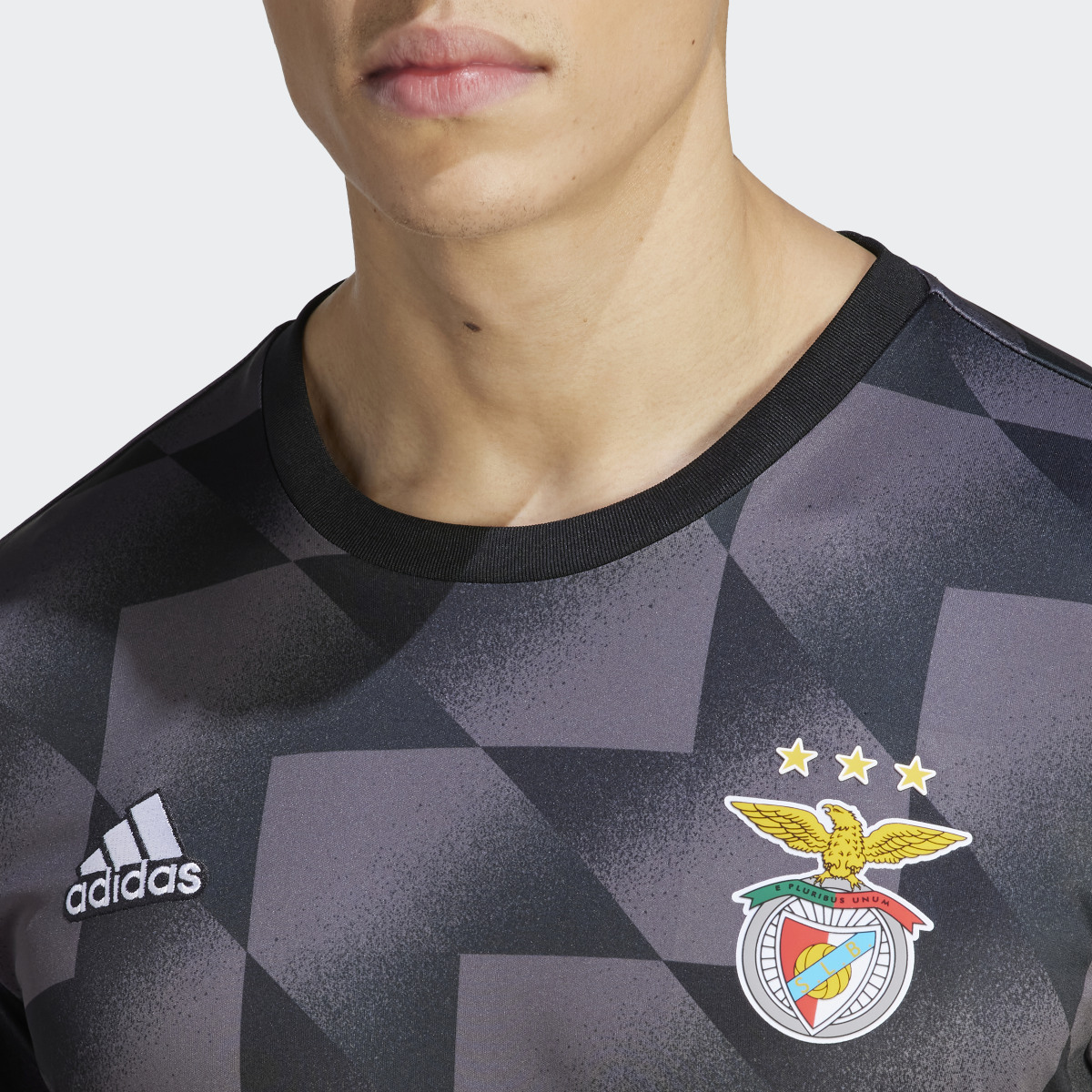 Adidas Camiseta calentamiento Benfica. 7