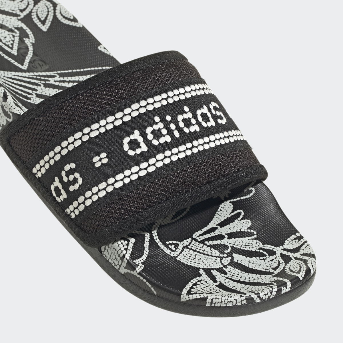 Adidas Chancla Adilette Comfort. 9