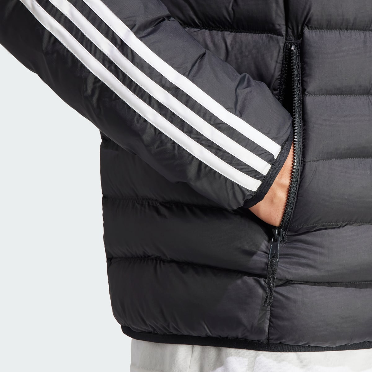 Adidas Chaqueta acolchada Stand-Up Collar Puffer. 7