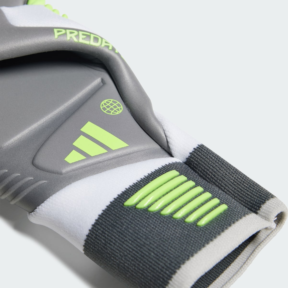 Adidas Gants Predator Pro. 5