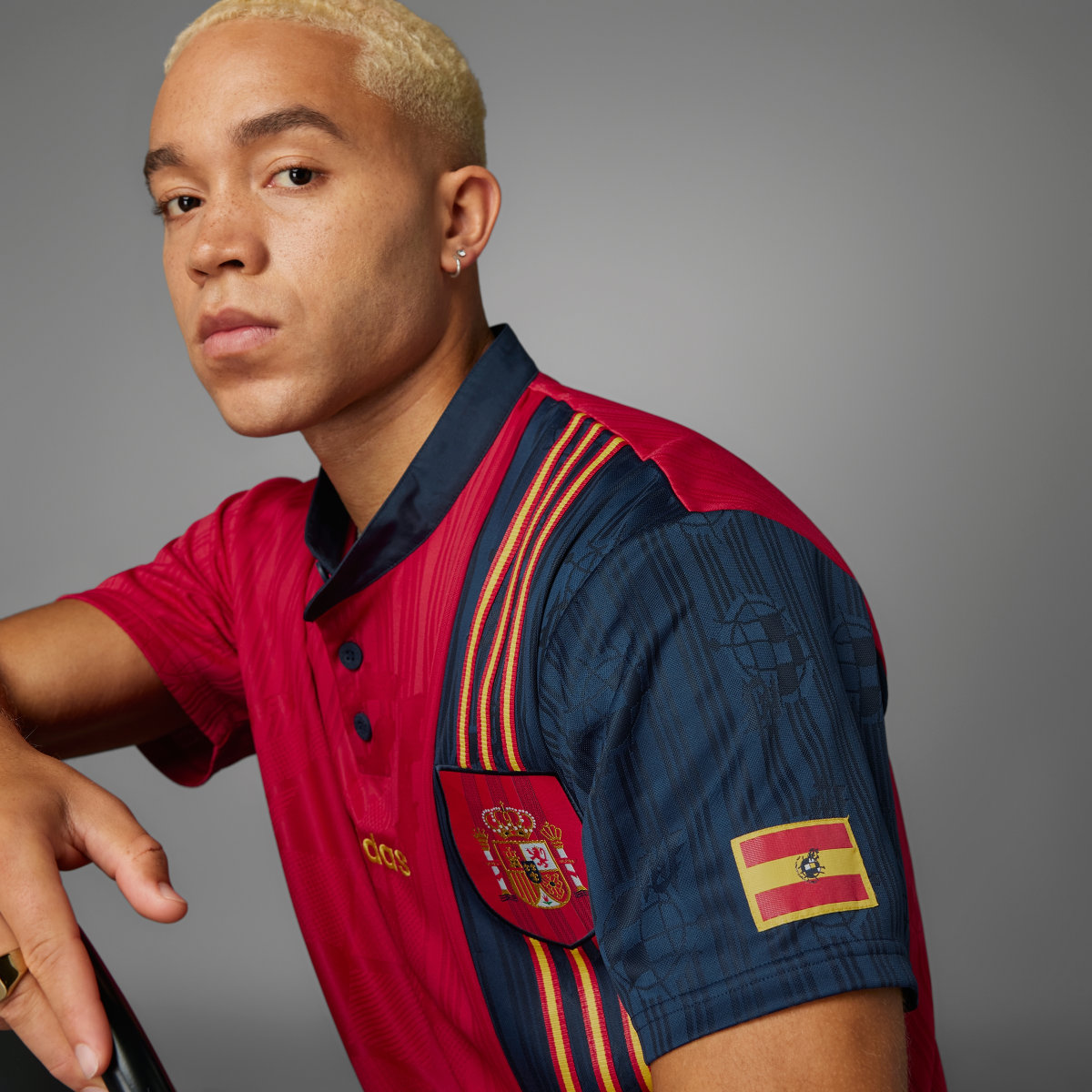 Adidas Spain 1996 Home Jersey. 4