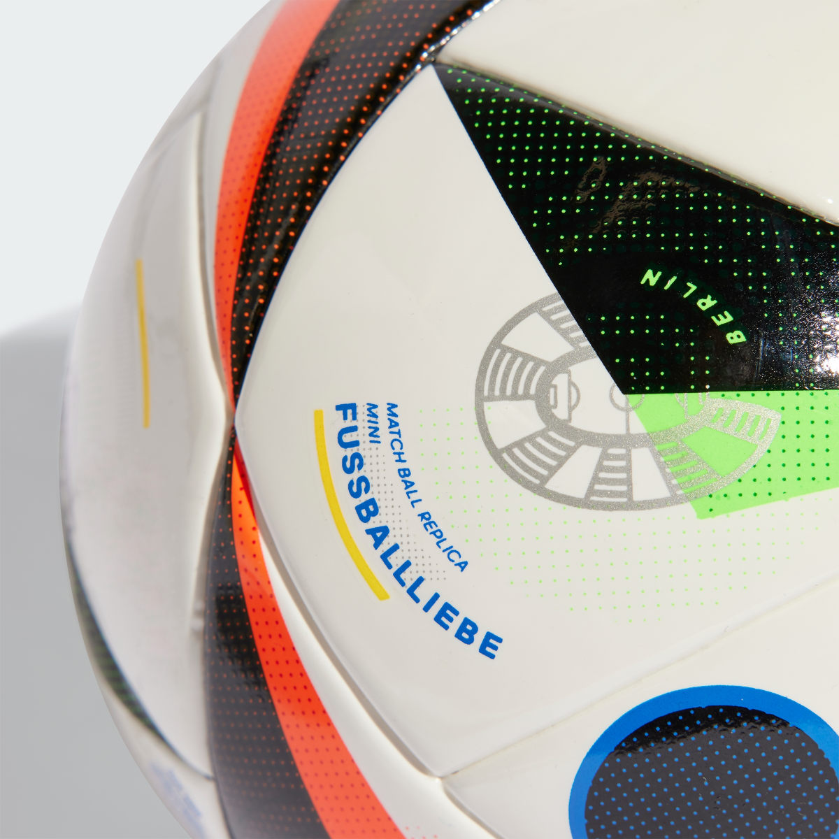 Adidas Euro 24 Miniball. 7