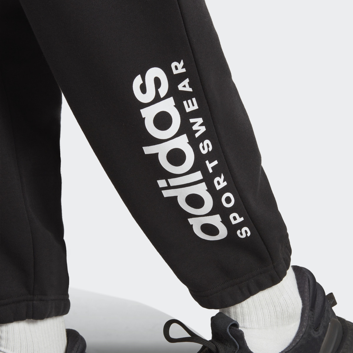 Adidas All SZN Fleece Graphic Hose. 6