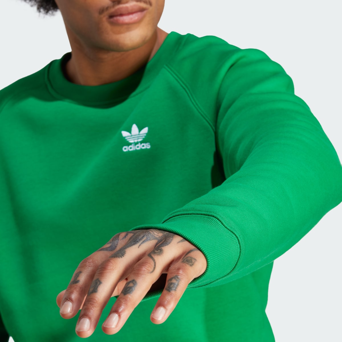 Adidas Trefoil Essentials Crewneck. 7