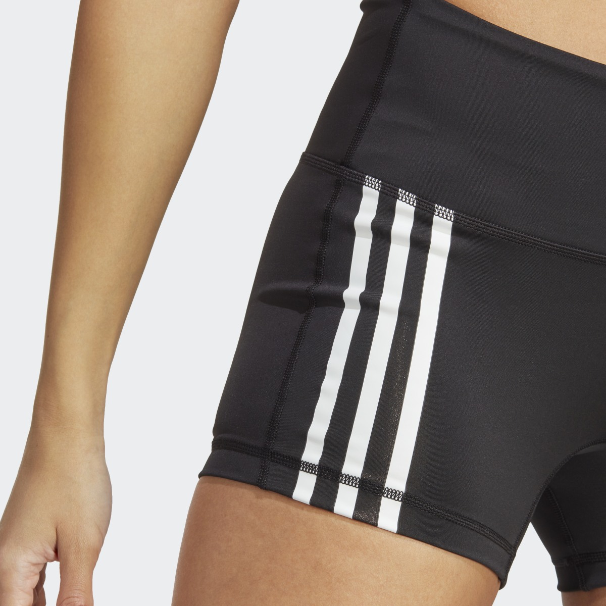 Adidas 3-Streifen kurze Leggings. 5