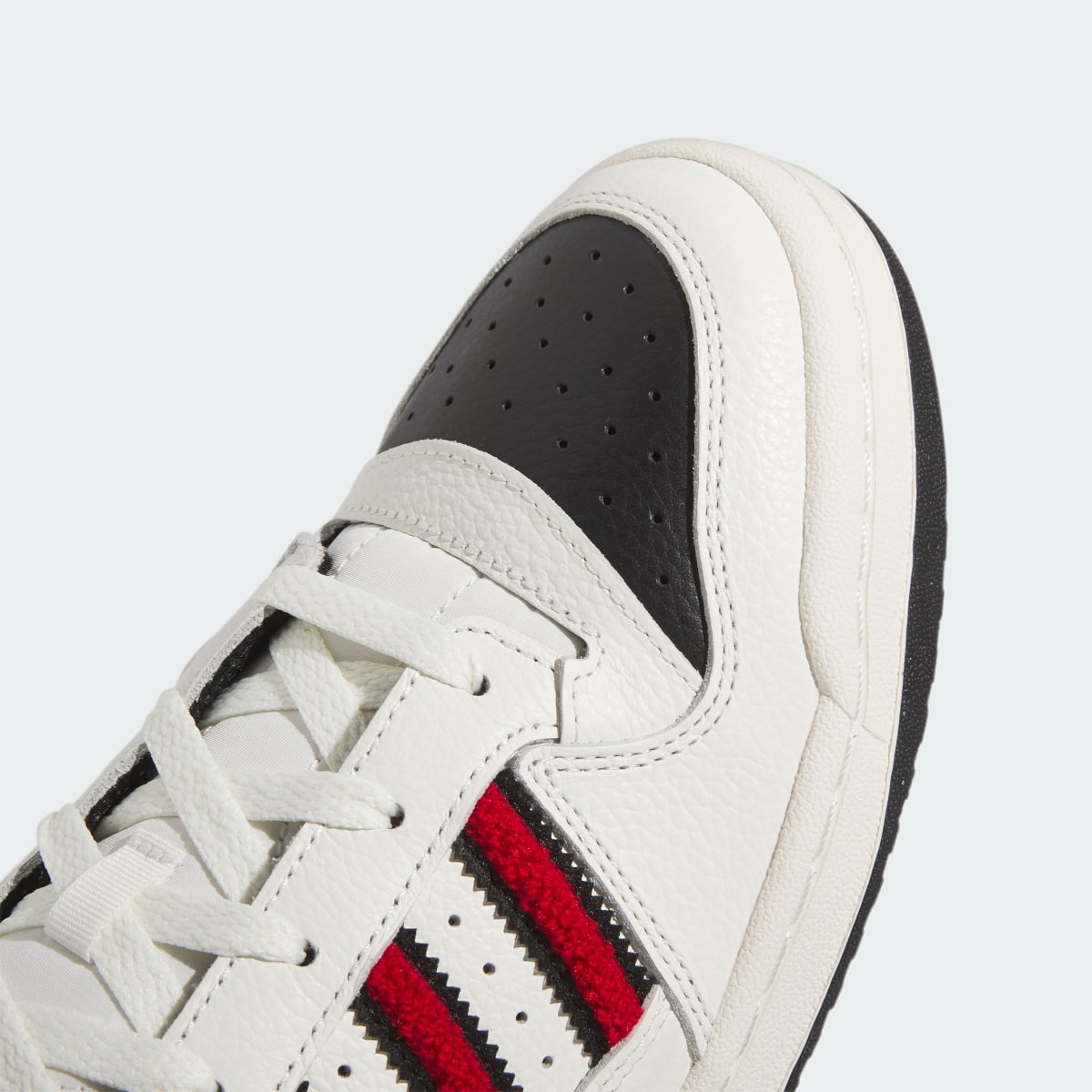 Adidas Louisville Forum Low Shoes. 9