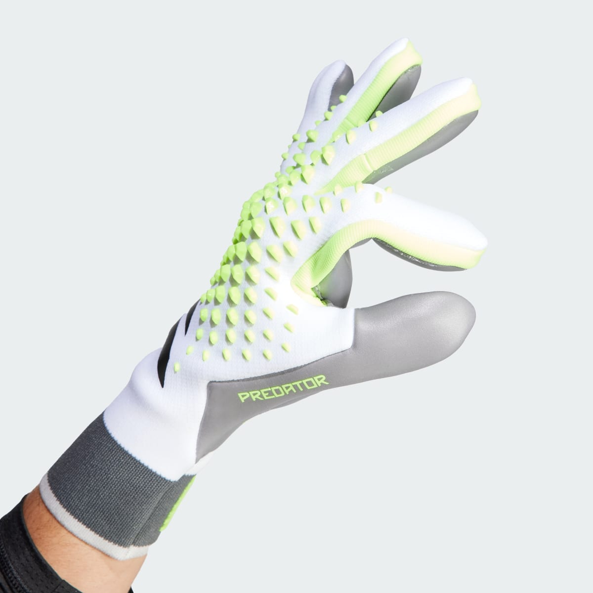 Adidas Predator Pro Goalkeeper Gloves. 6