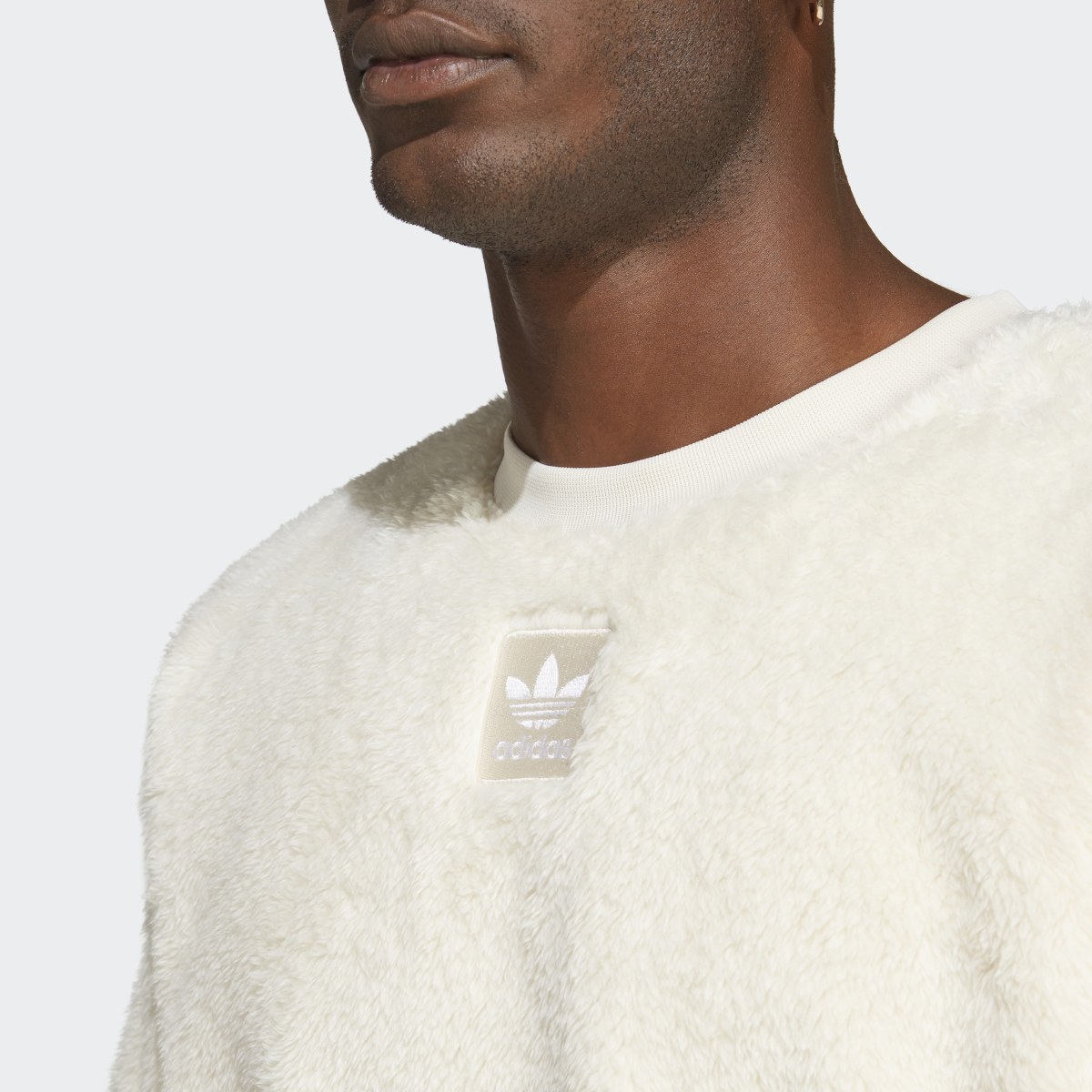 Adidas Sudadera cuello redondo Essentials+ Fluffy Fleece. 7