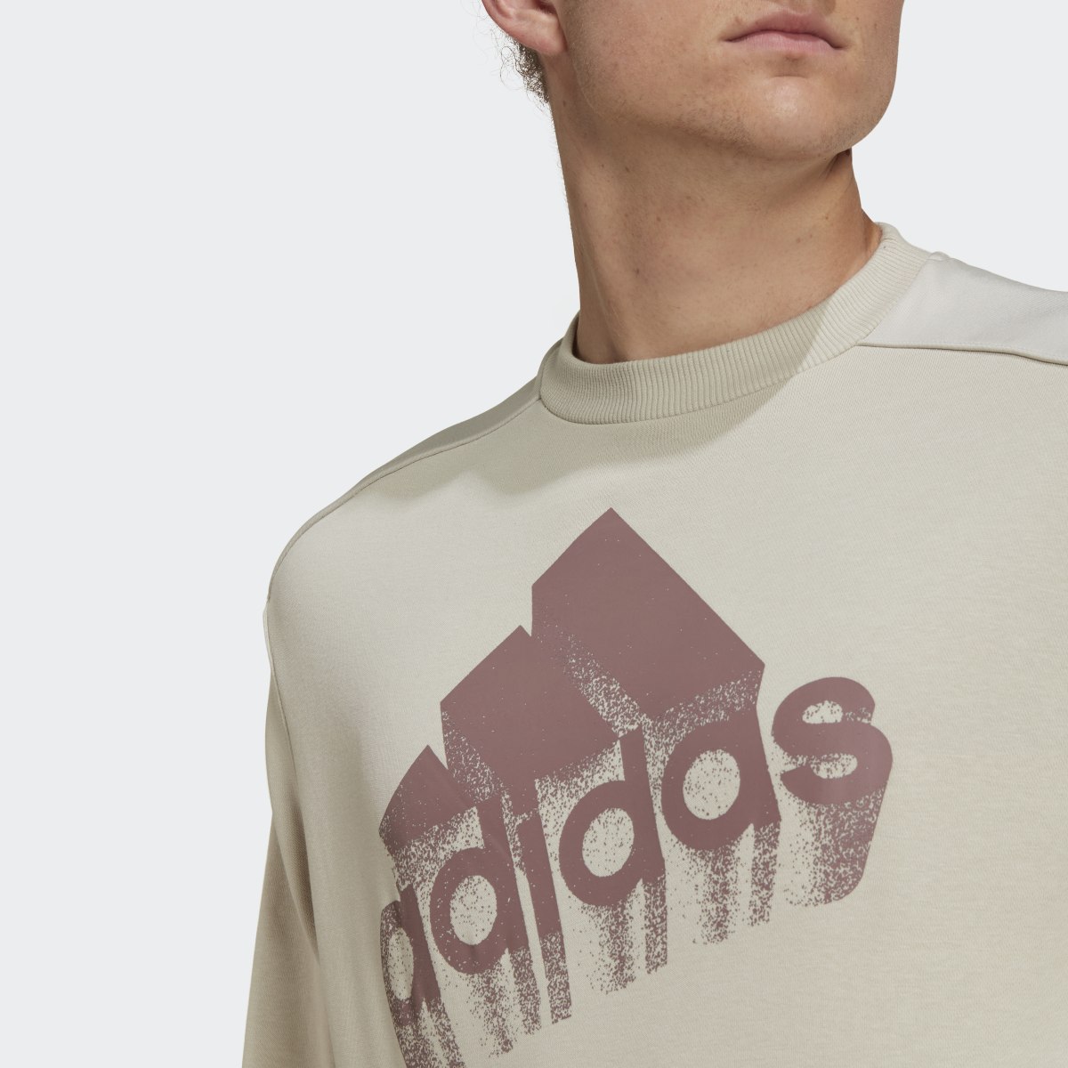 Adidas Essentials Brand Love French Terry Sweatshirt – Genderneutral. 5