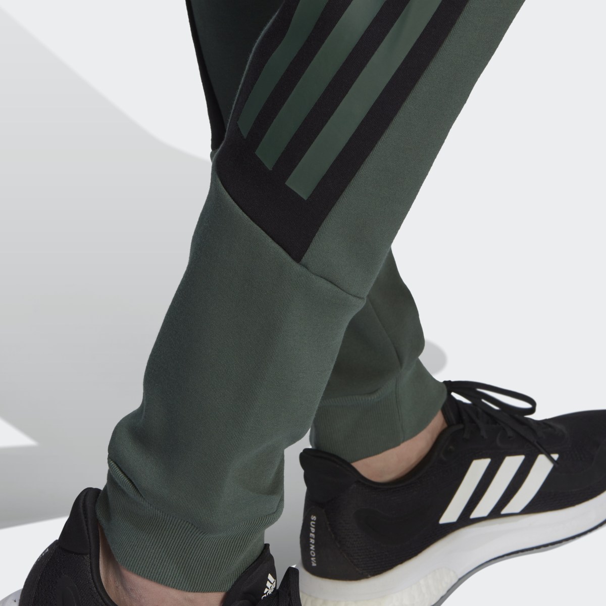 Adidas Future Icons 3-Stripes Pants. 6