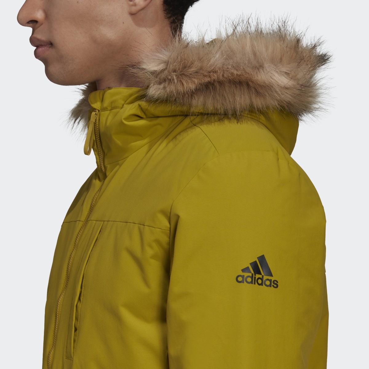 Adidas Parka con capucha Utilitas. 7