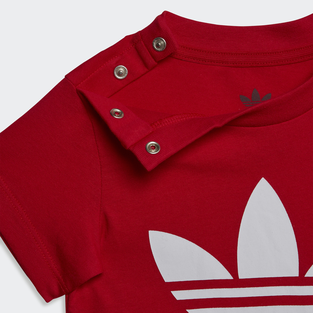 Adidas T-shirt Trefoil. 4