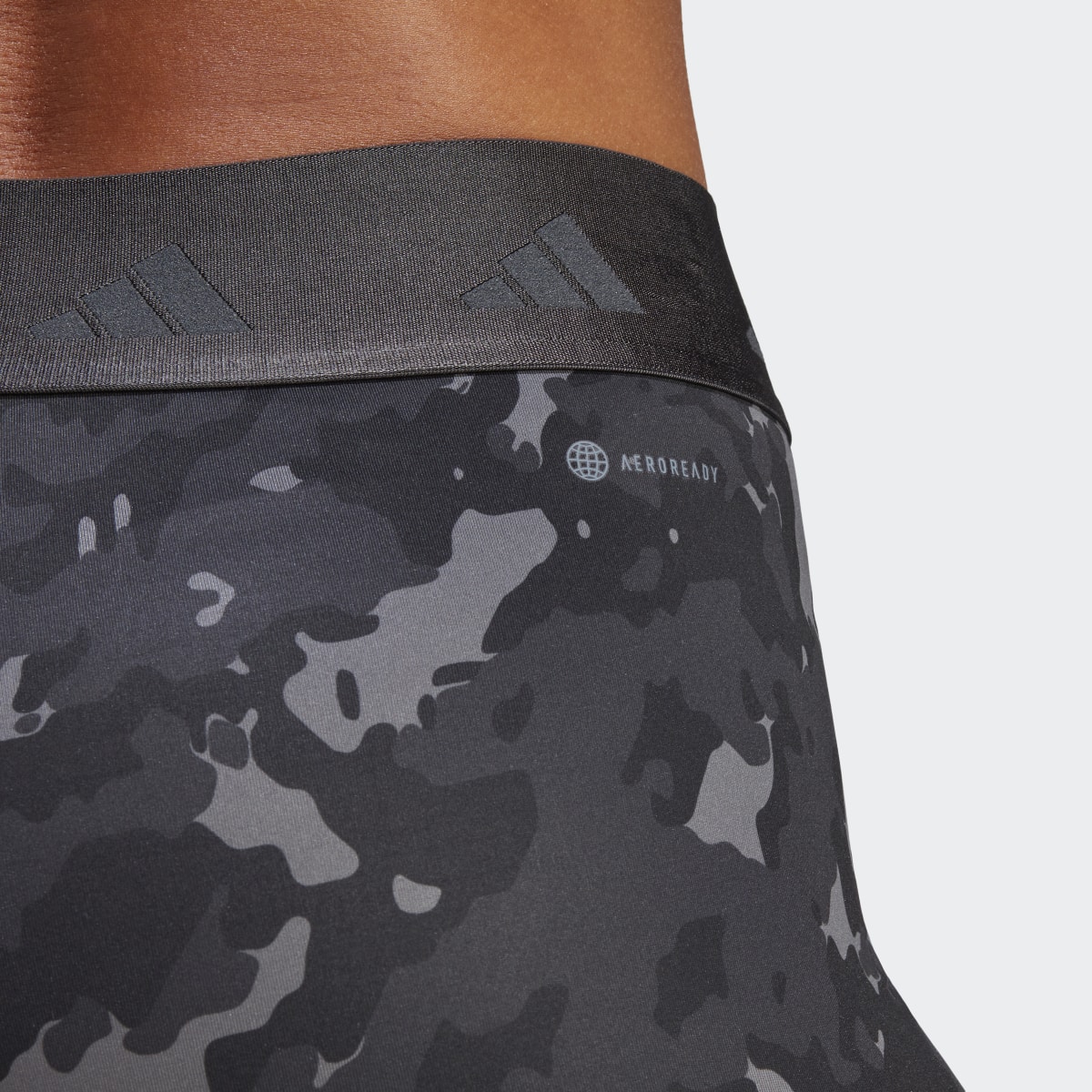 Adidas Legging 7/8 à imprimé camouflage Techfit. 6