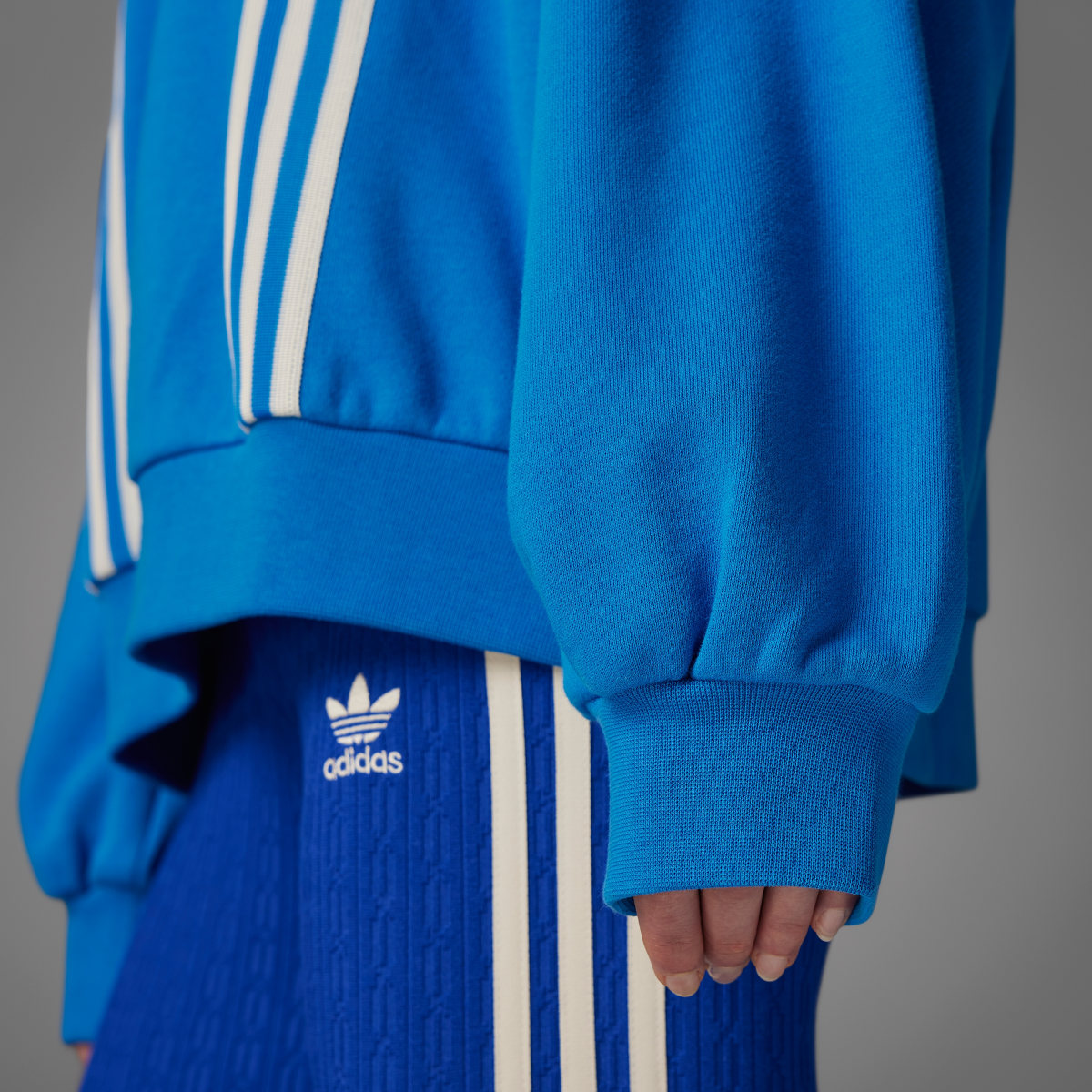 Adidas adicolor 70s 3-Streifen Sweatshirt. 9