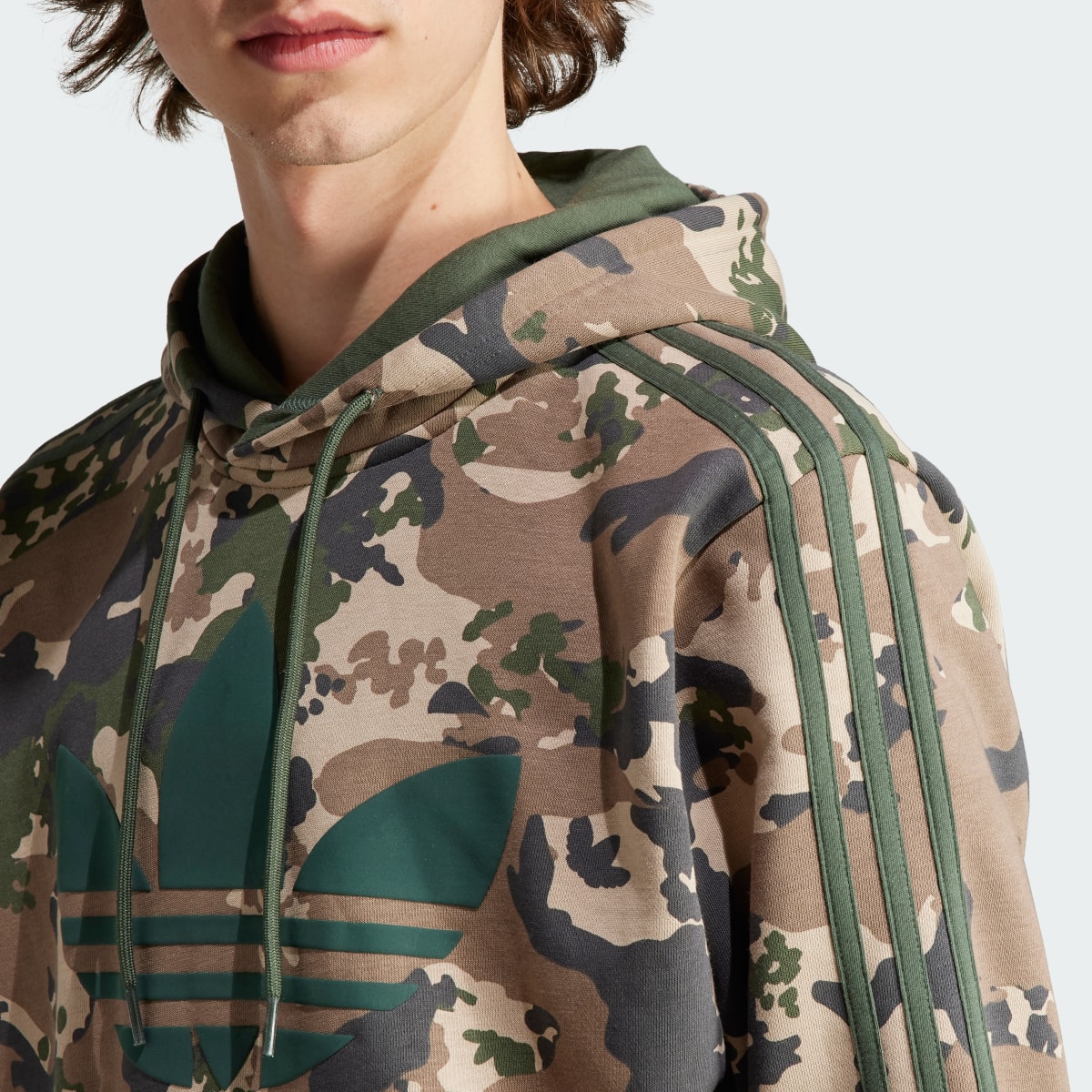 Adidas Sweat-shirt à capuche graphisme camouflage. 7