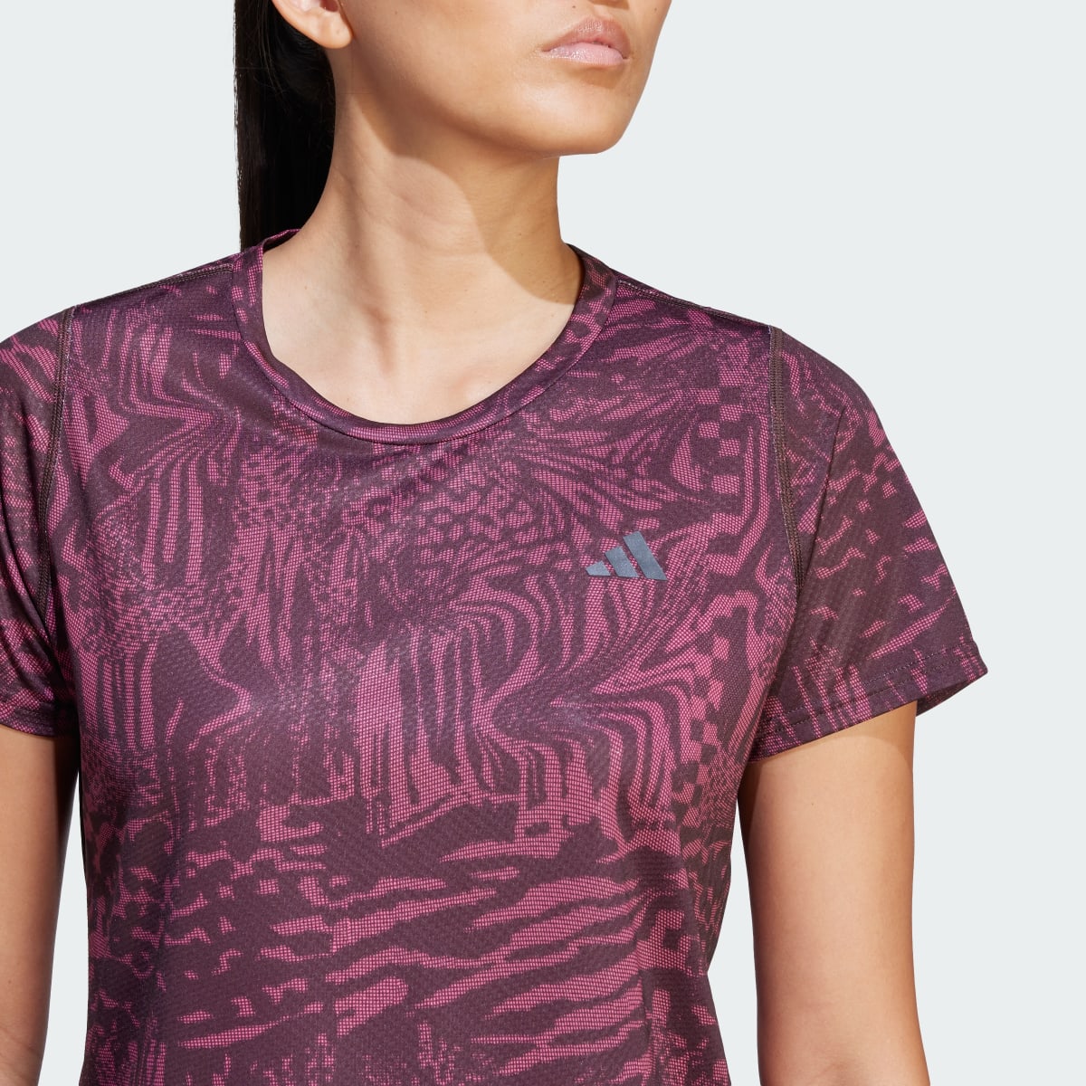 Adidas Camiseta Run Icons Logo Allover Print Running 3 bandas. 6