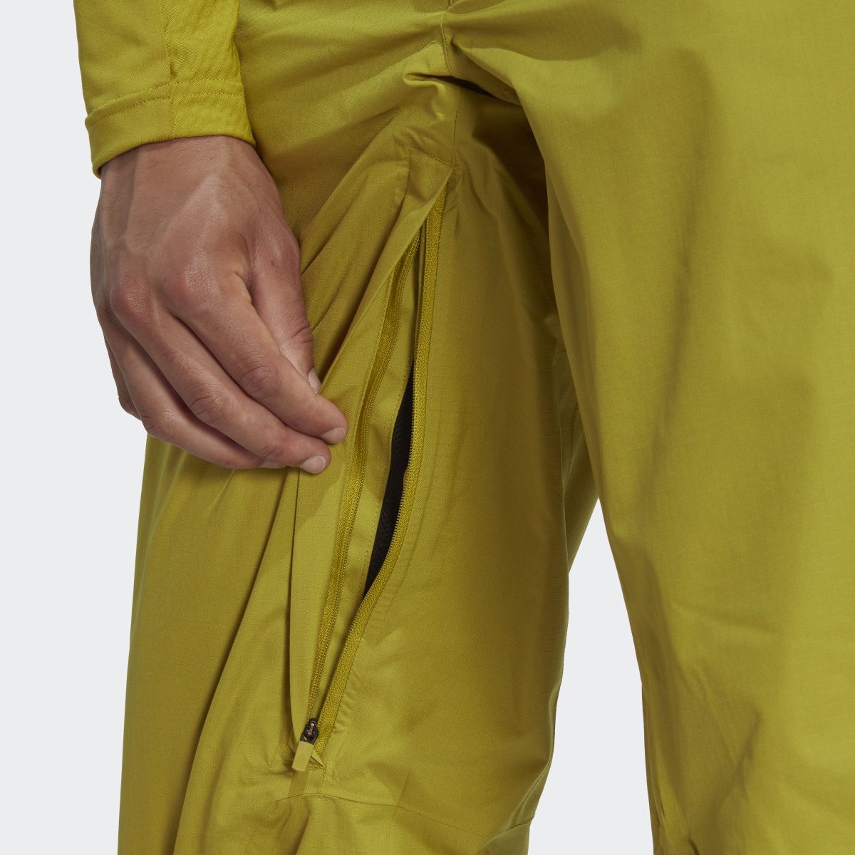 Adidas Pantaloni Resort Two-Layer Insulated. 9