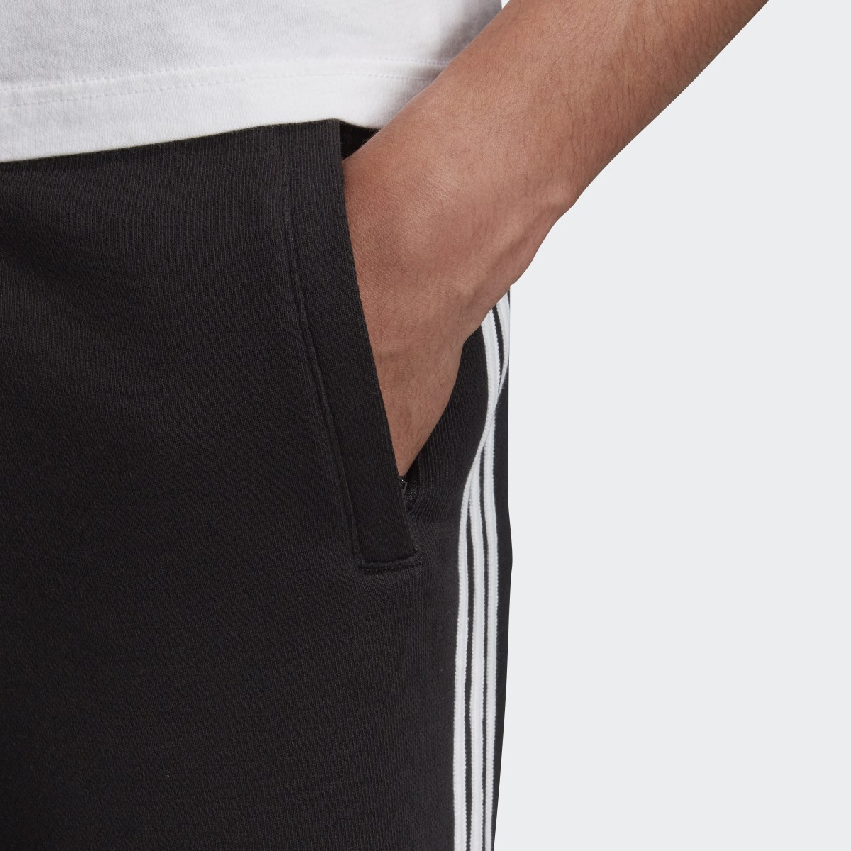 Adidas 3-Streifen Sweat Shorts. 7