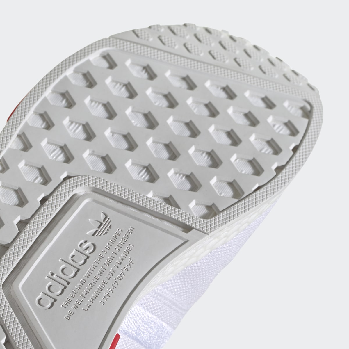 Adidas Zapatilla NMD_R1. 4