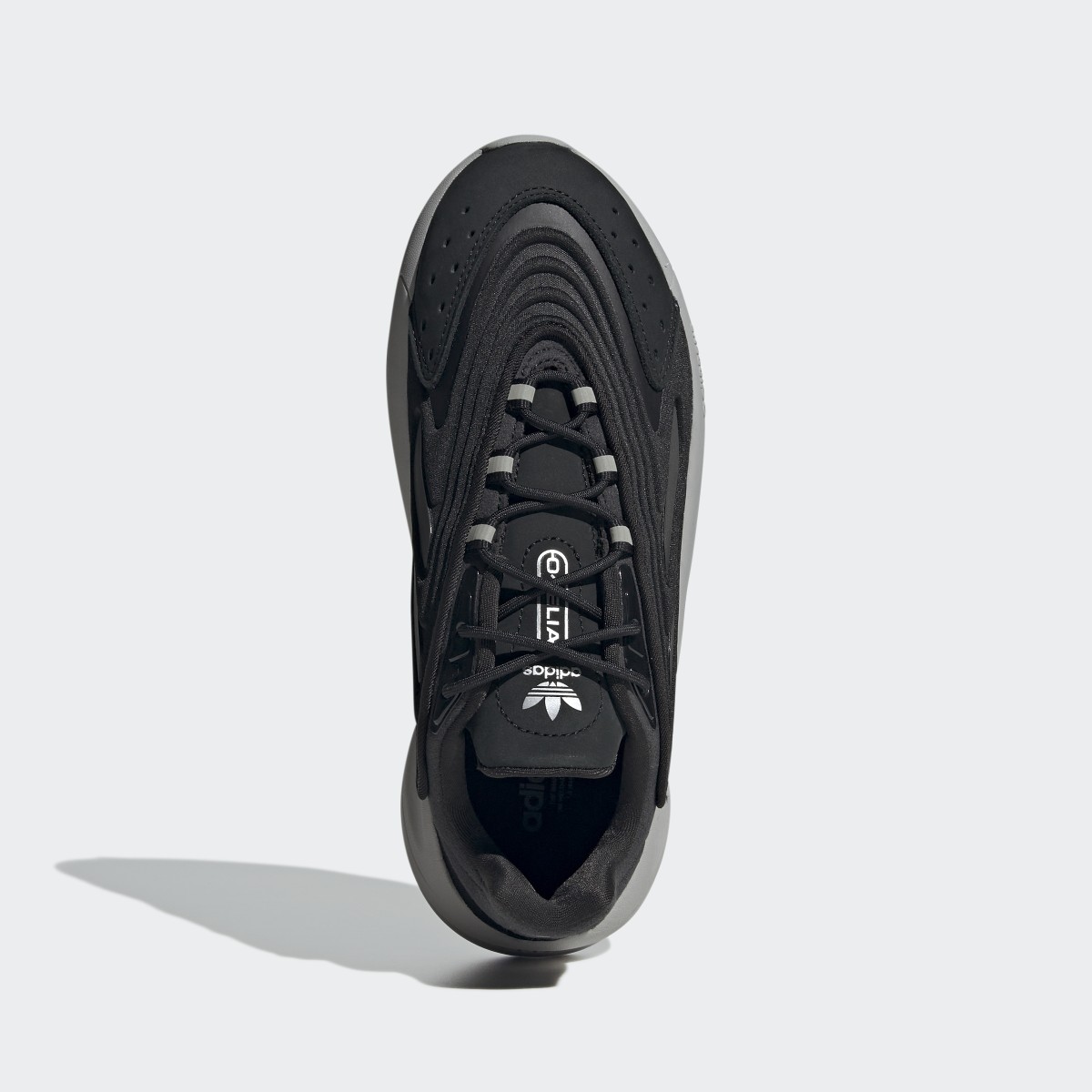 Adidas Chaussure Ozelia. 6