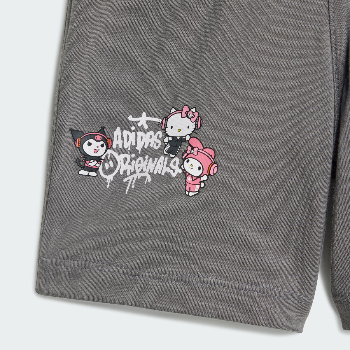 Adidas Originals x Hello Kitty Şort Tişört Takımı. 9