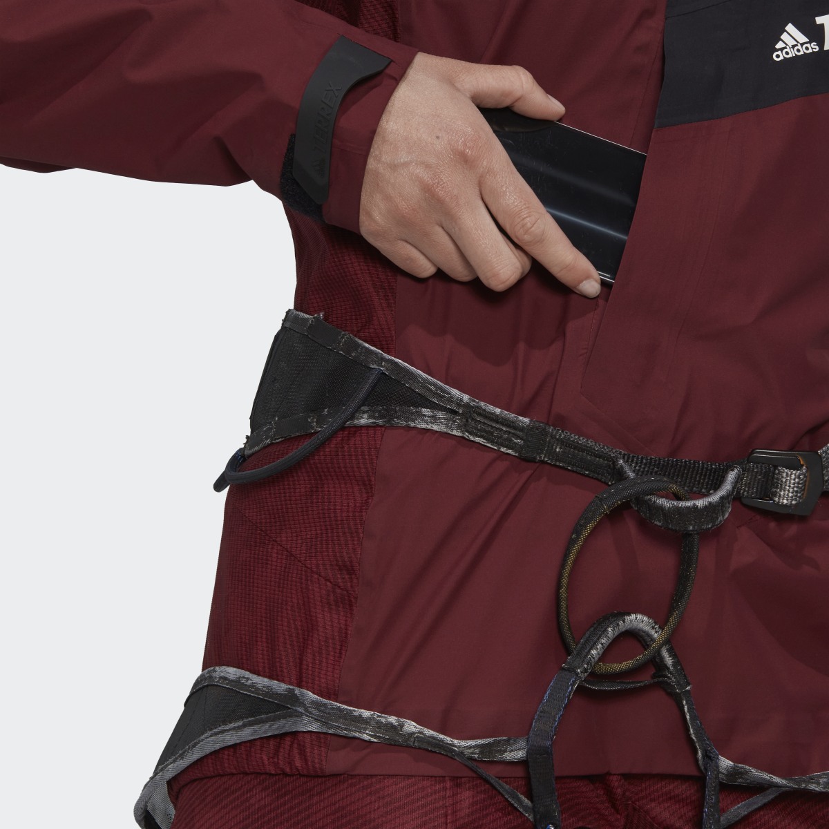 Adidas Anorak RAIN.RDY Techrock TERREX. 12