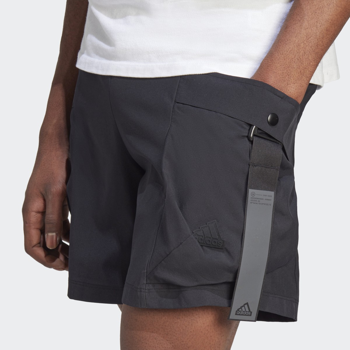 Adidas City Escape Cargoshorts. 5