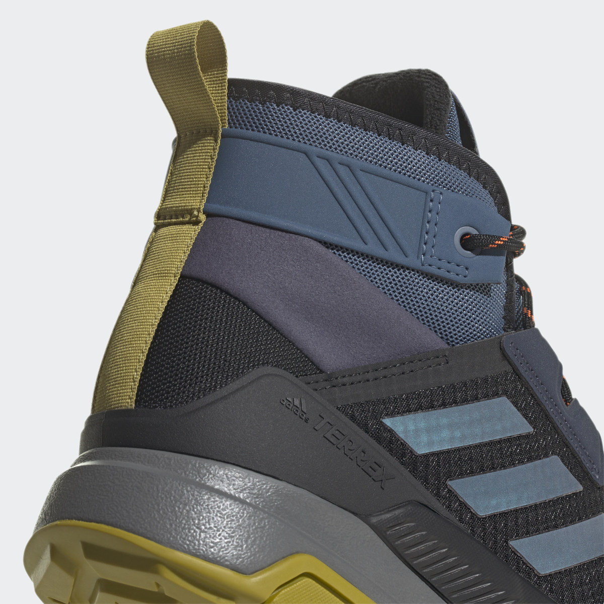 Adidas Bota de senderismo Terrex Trailmaker Mid COLD.RDY. 9