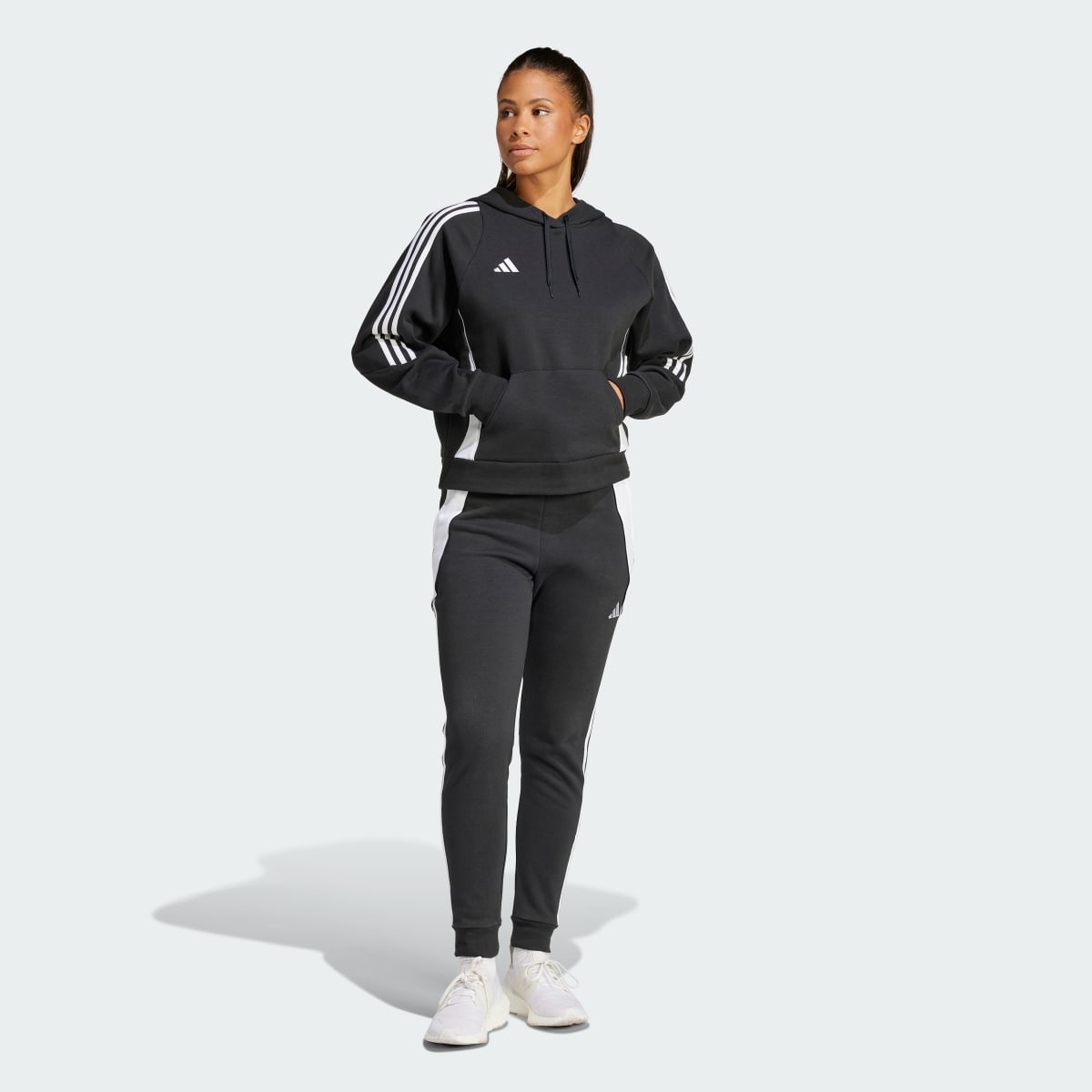 Adidas Sweat-shirt à capuche de survêtement Tiro 24. 6