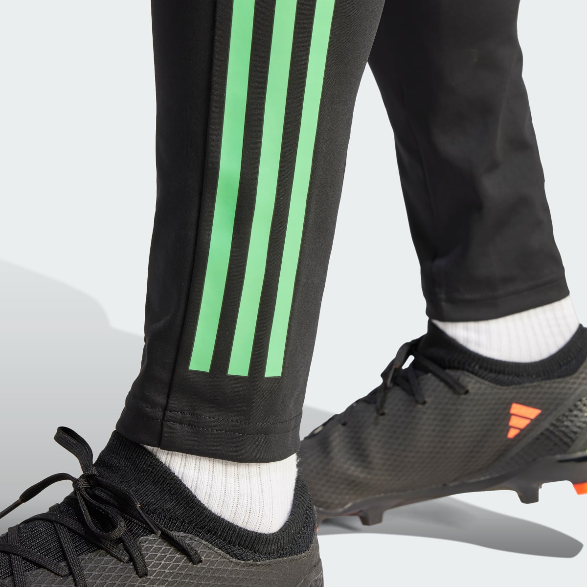 Adidas FC Bayern München Tiro 23 Pro Hose. 7