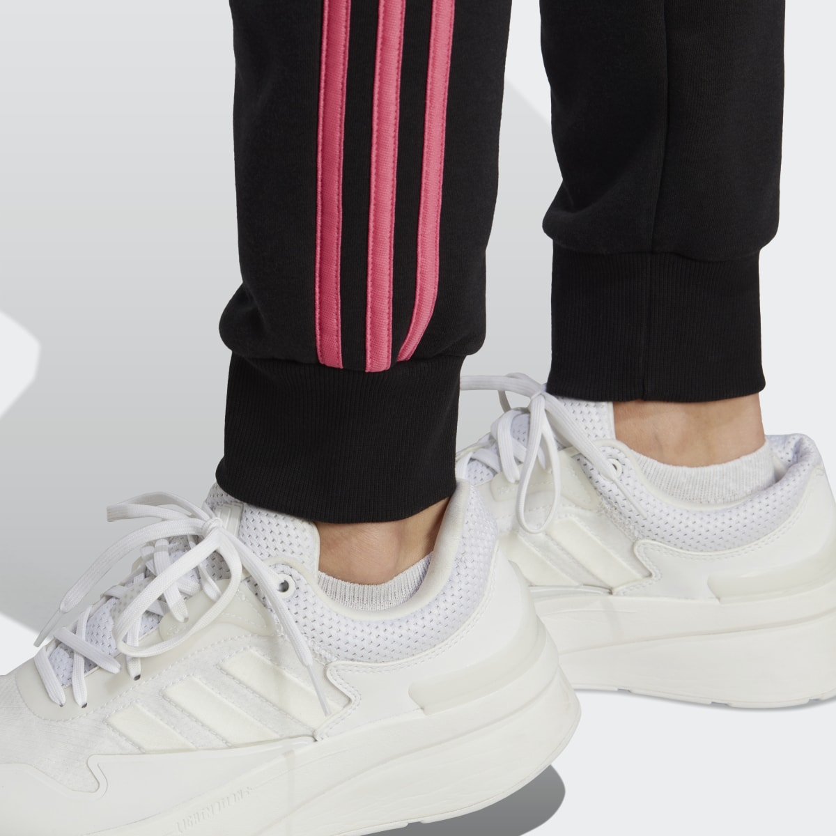 Adidas Calças em Fleece 3-Stripes Essentials. 6