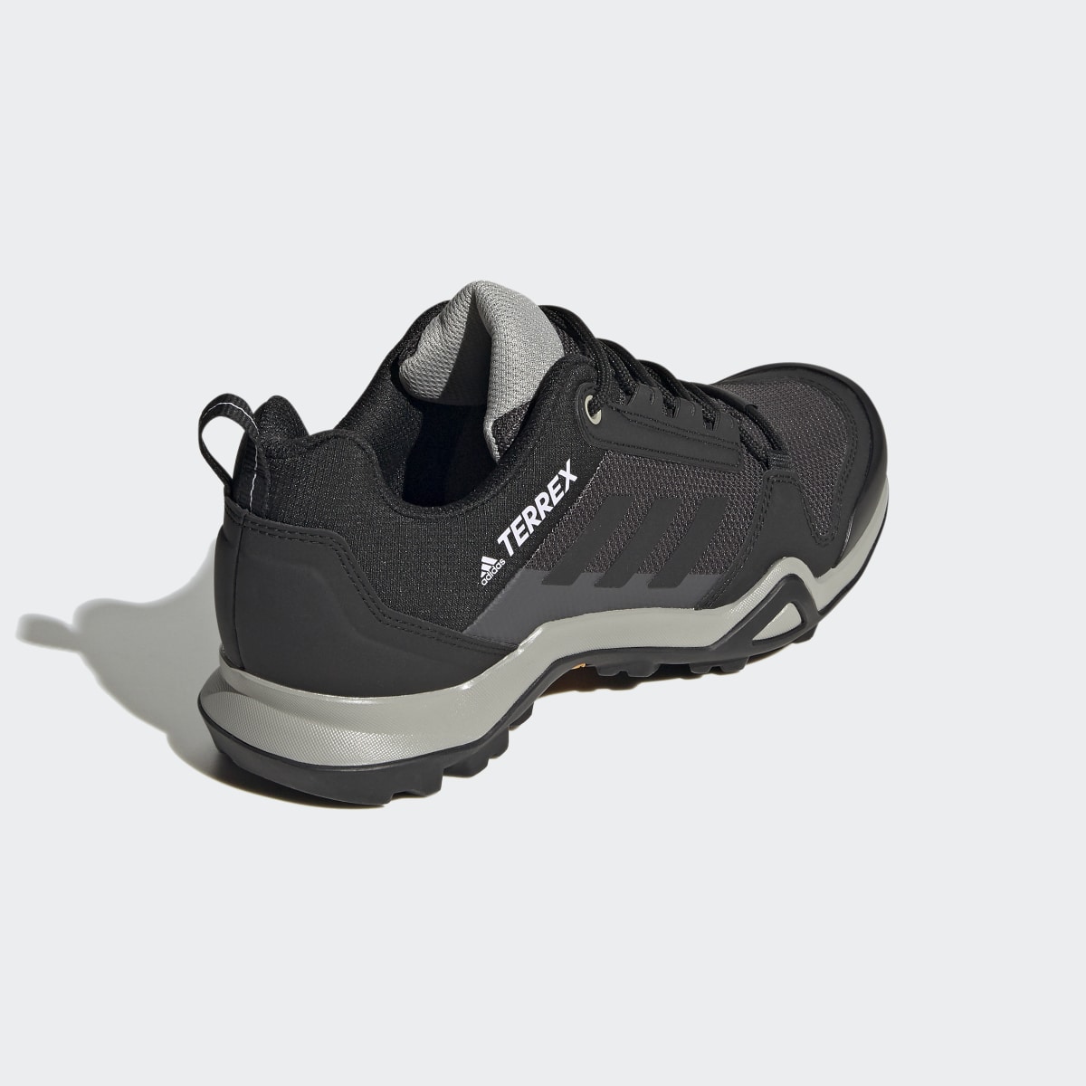 Adidas Scarpe da hiking Terrex AX3. 8