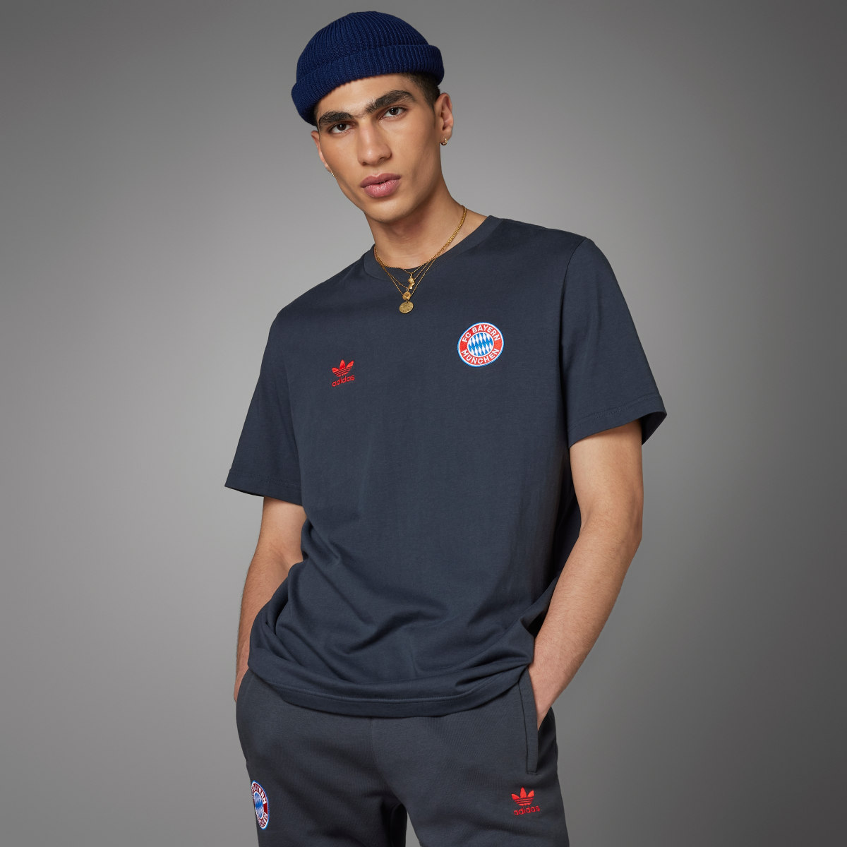 Adidas FC Bayern Essentials Trefoil T-Shirt. 10