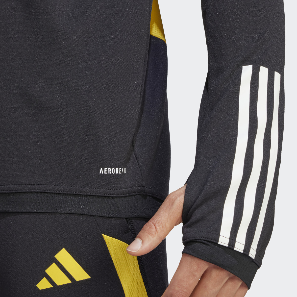 Adidas Juventus Tiro 23 Training Uzun Kollu Üst. 8