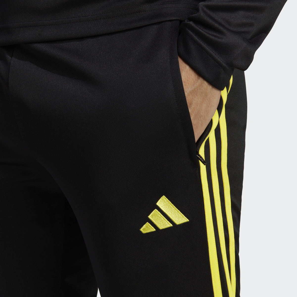 Adidas Pantaloni da allenamento Tiro 23 Club. 6