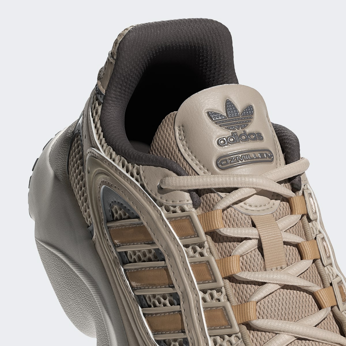 Adidas Chaussure OZMILLEN. 9