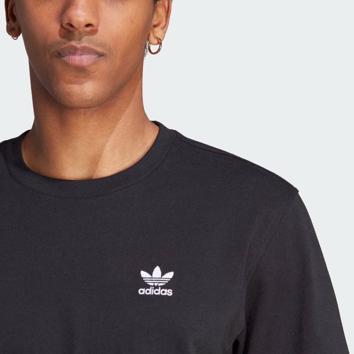 Adidas adicolor Classics Back+Front Trefoil Boxy T-Shirt. 6