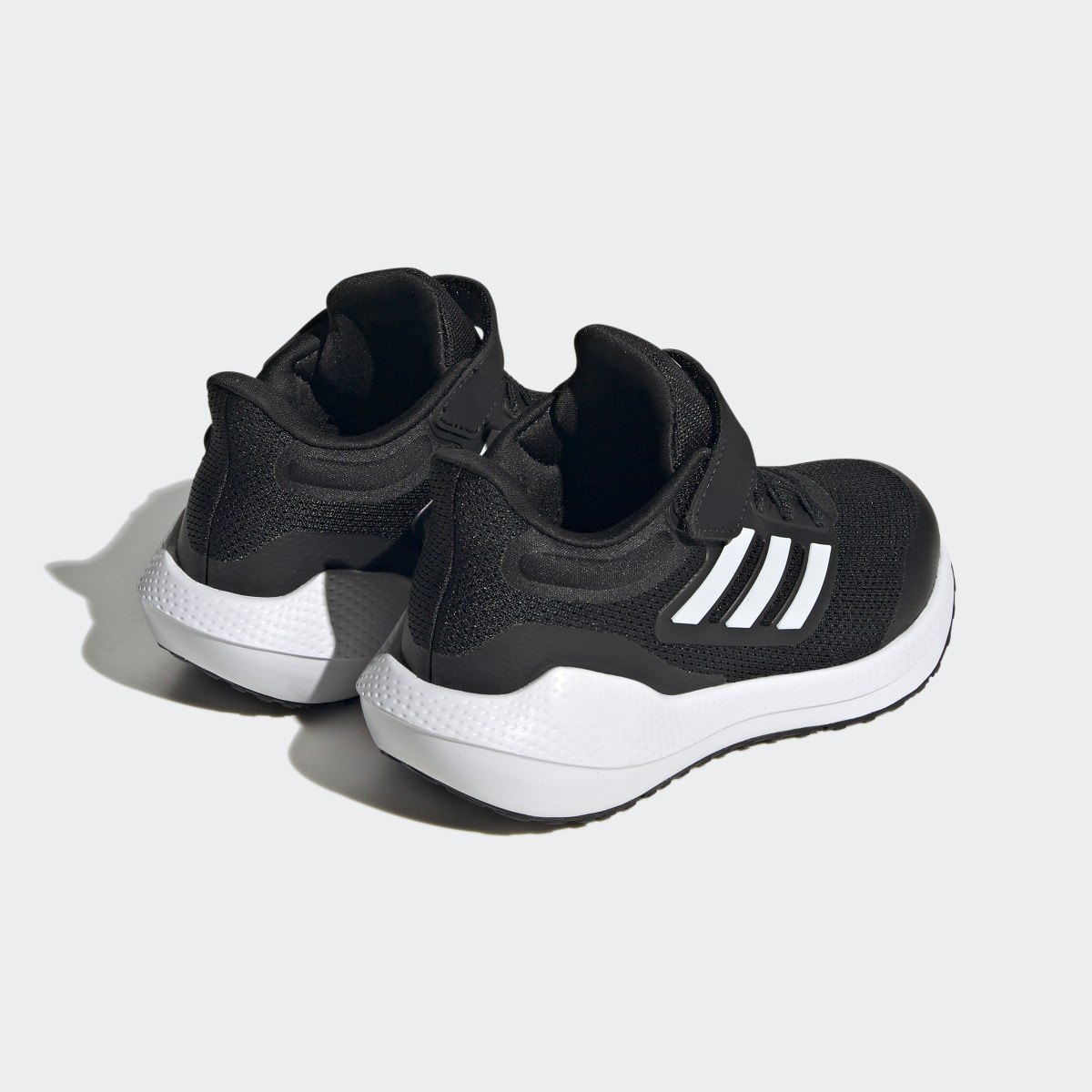 Adidas Chaussure Ultrabounce enfants. 6