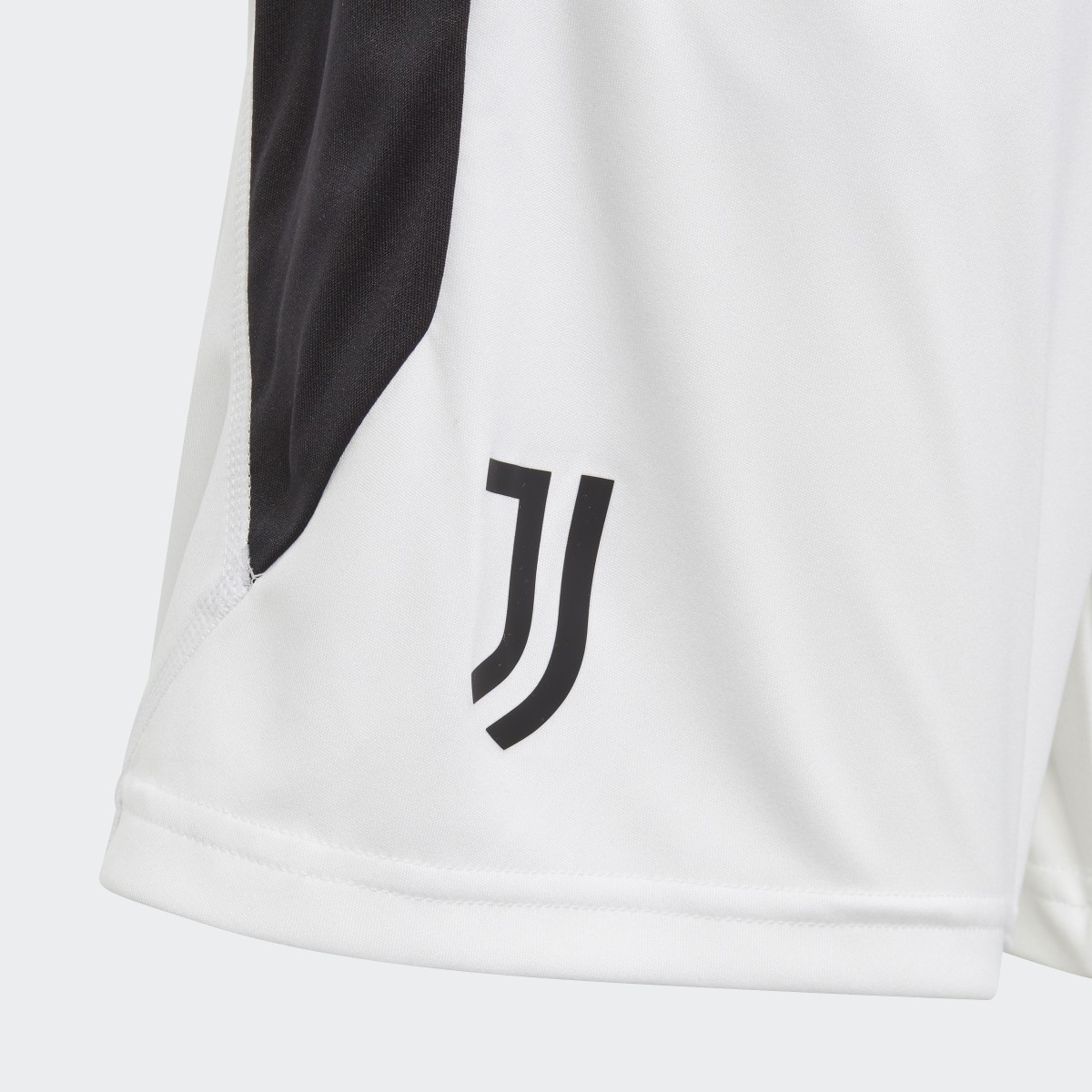 Adidas Juventus Tiro 23 Training Shorts Kids. 6