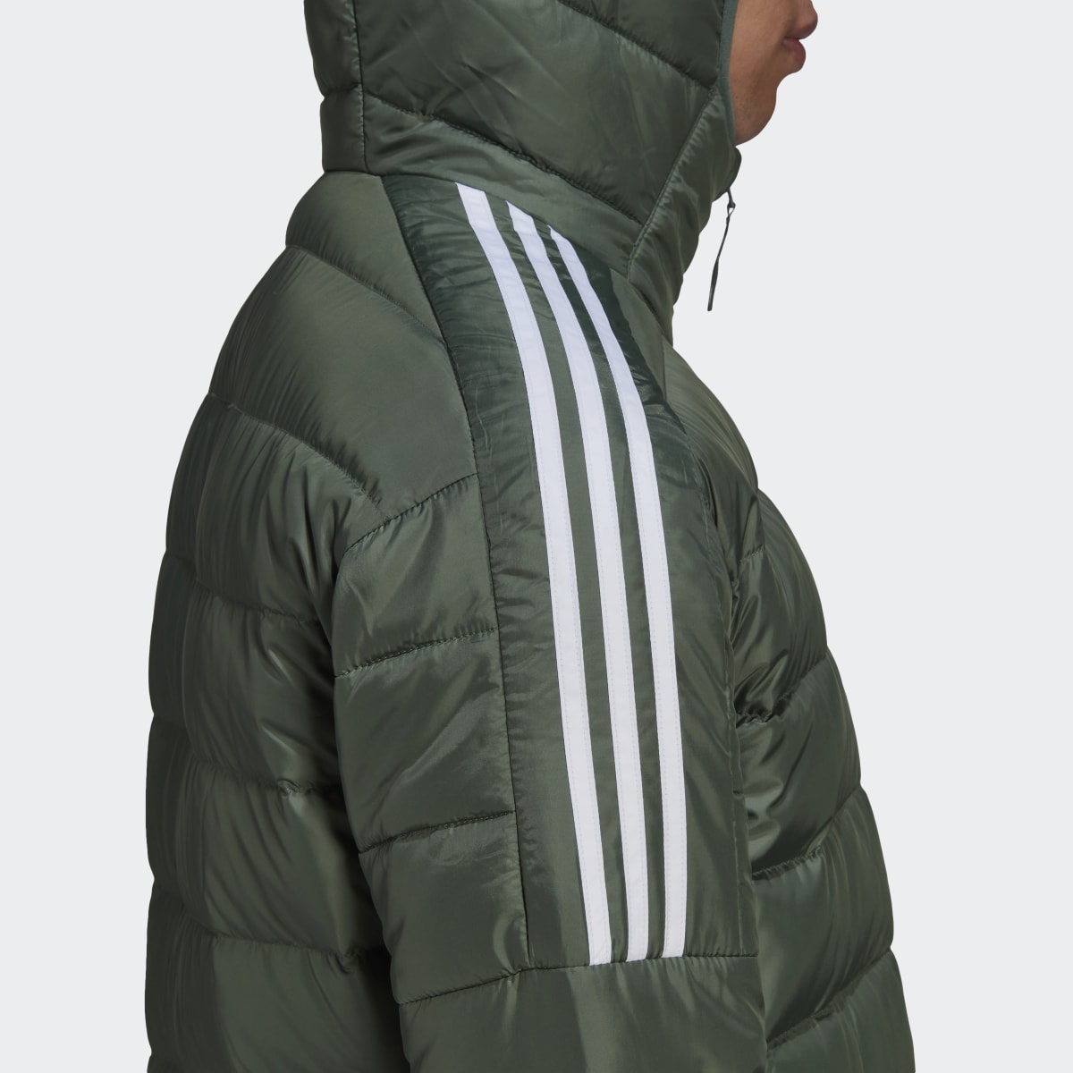 Adidas Parka de Penas Essentials. 7